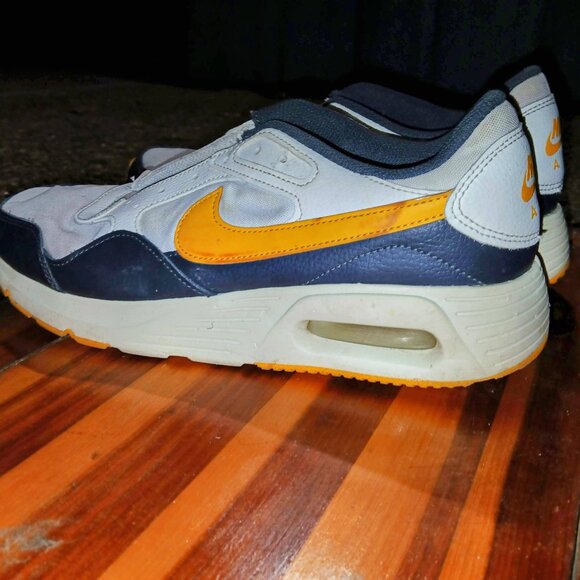 Nike Air Max SC Men's Shoes - White/Grey, Dark Blue, and Gold/Yellow Accents - Picture 3 of 5